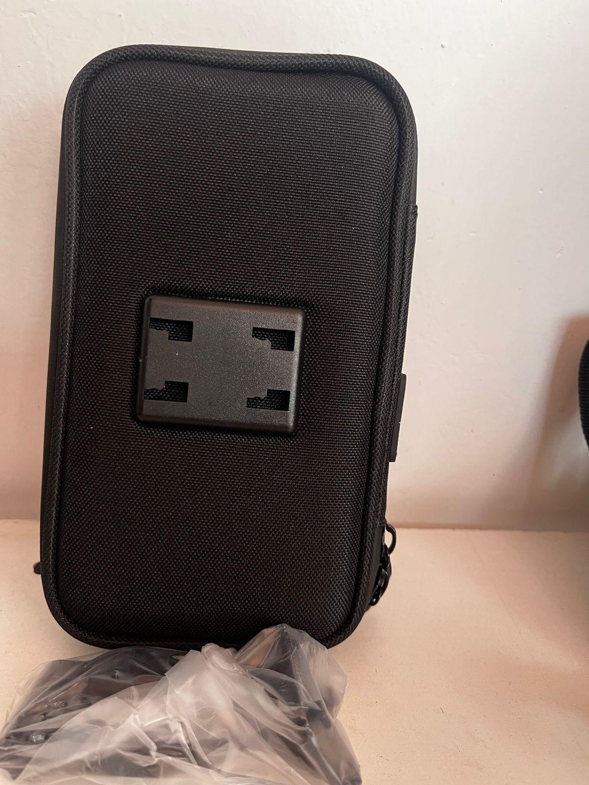 Porta celular CON CAPUCHA  de manigueta